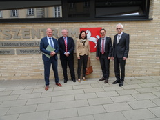 Foto vom Besuch des Staatssekretärs beim Niedersächsischen Finanzgericht