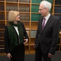 Foto von Justizministerin Antje Niewisch-Lennartz und Präsident Hartmut Pust